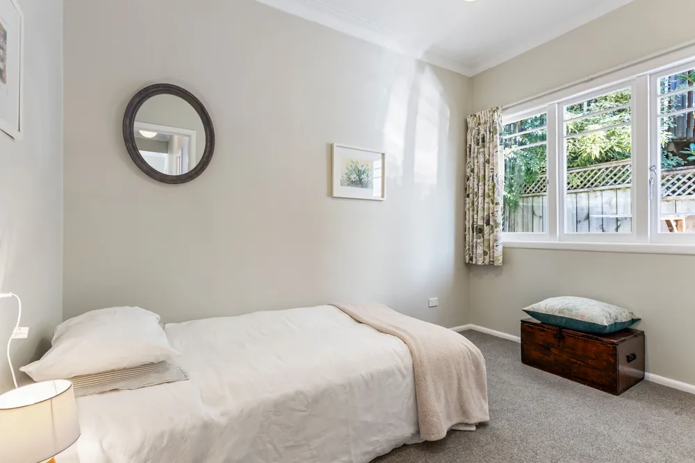 Photos of 4a Godden Crescent