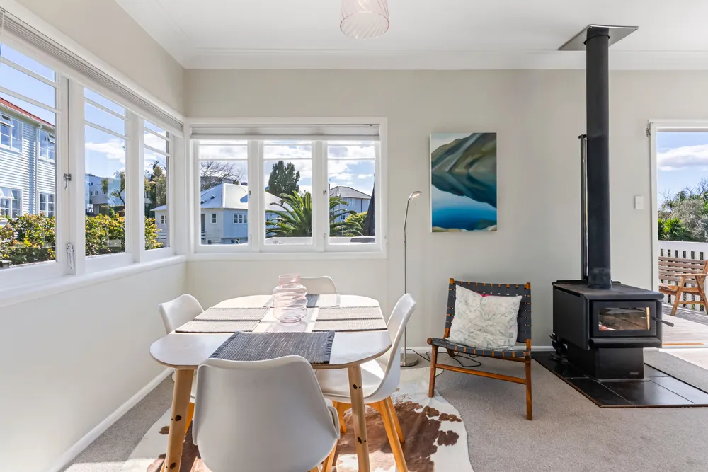 Photos of 4a Godden Crescent