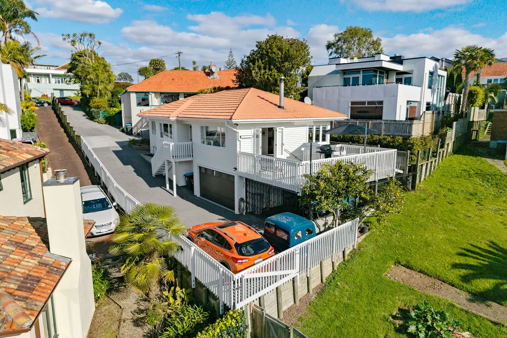 Photos of 4a Godden Crescent