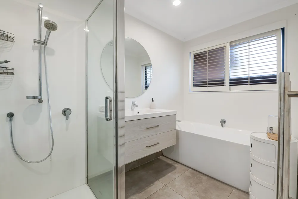 Photos of 48 Motutapu Avenue