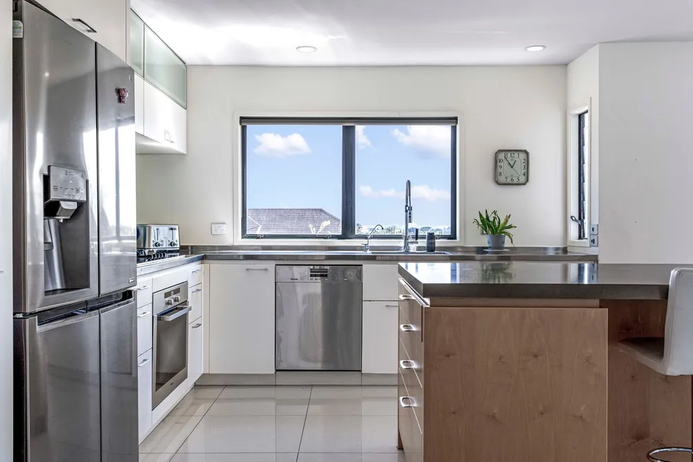 Photos of 11 Waiatarua Road