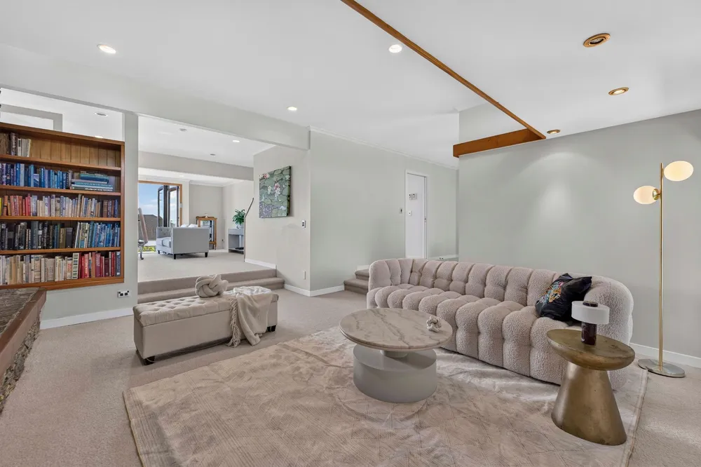 Photos of 11 Waiatarua Road