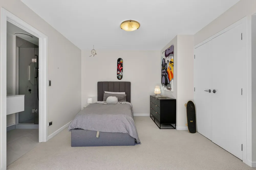 Photos of 11 Waiatarua Road