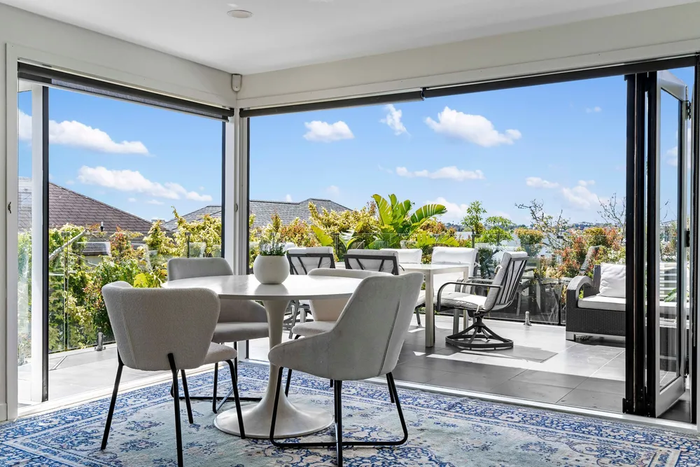 Photos of 11 Waiatarua Road
