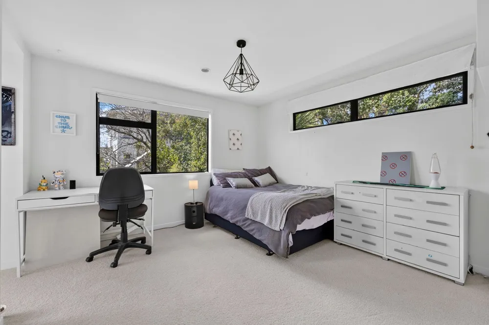 Photos of 11 Waiatarua Road