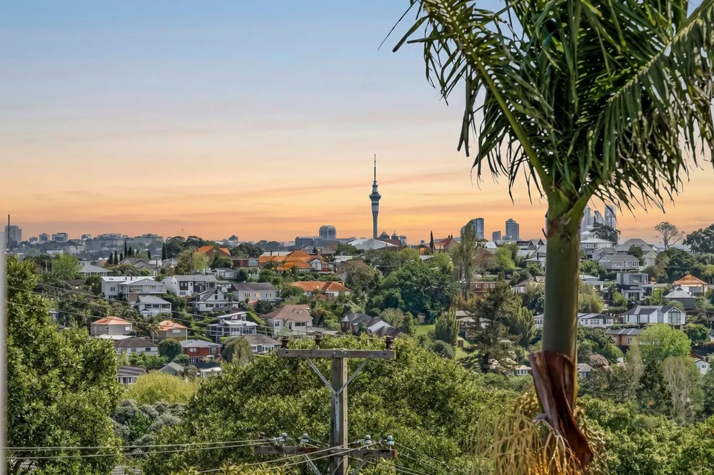 Photos of 11 Waiatarua Road