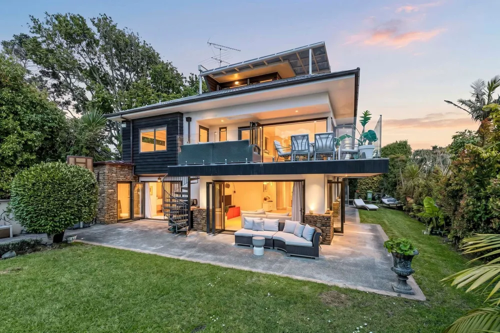 Photo of 11 Waiatarua Road, Remuera