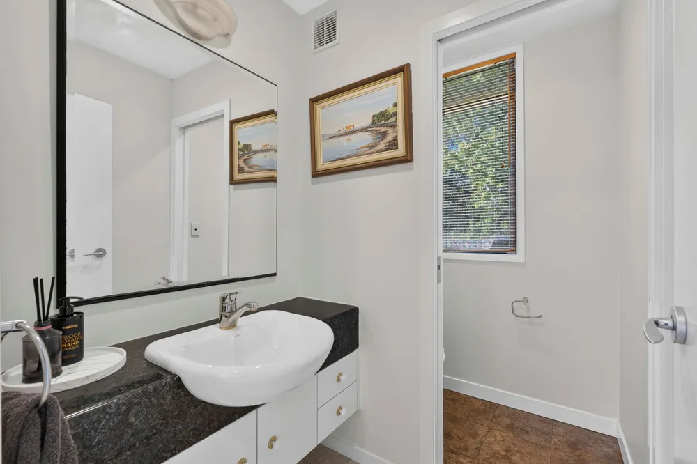 Photos of 11 Waiatarua Road