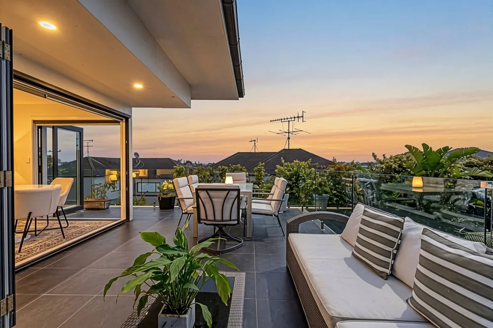 Photos of 11 Waiatarua Road