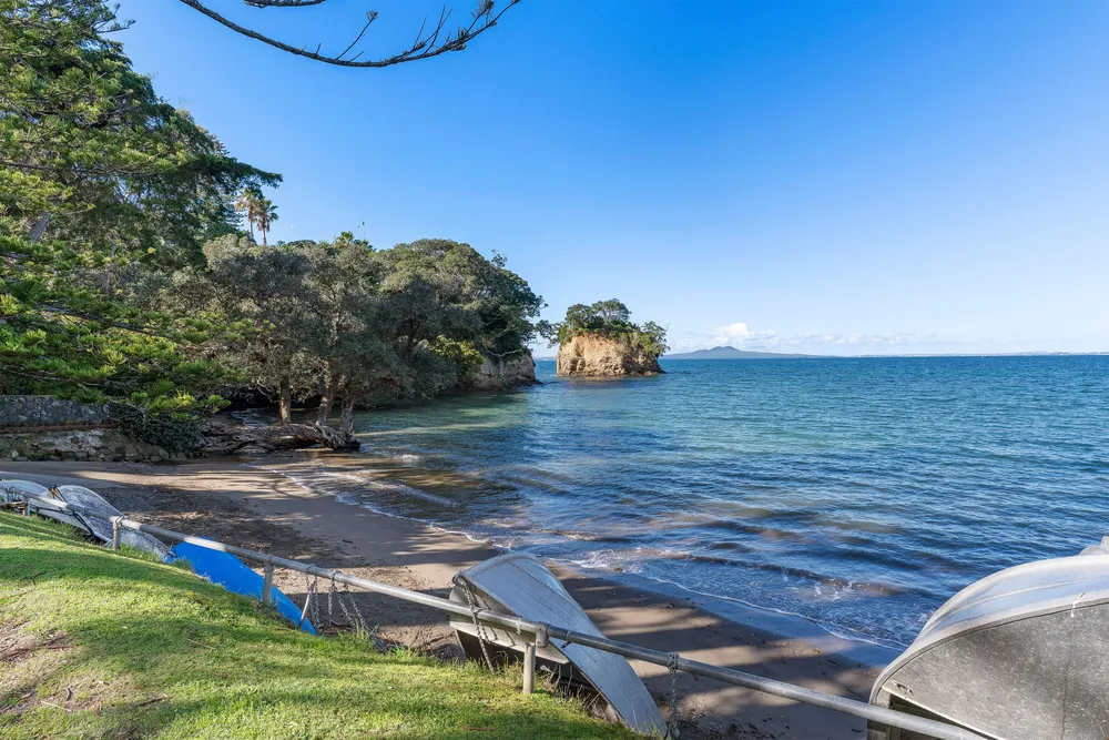 Photos of 40A Waiake Street