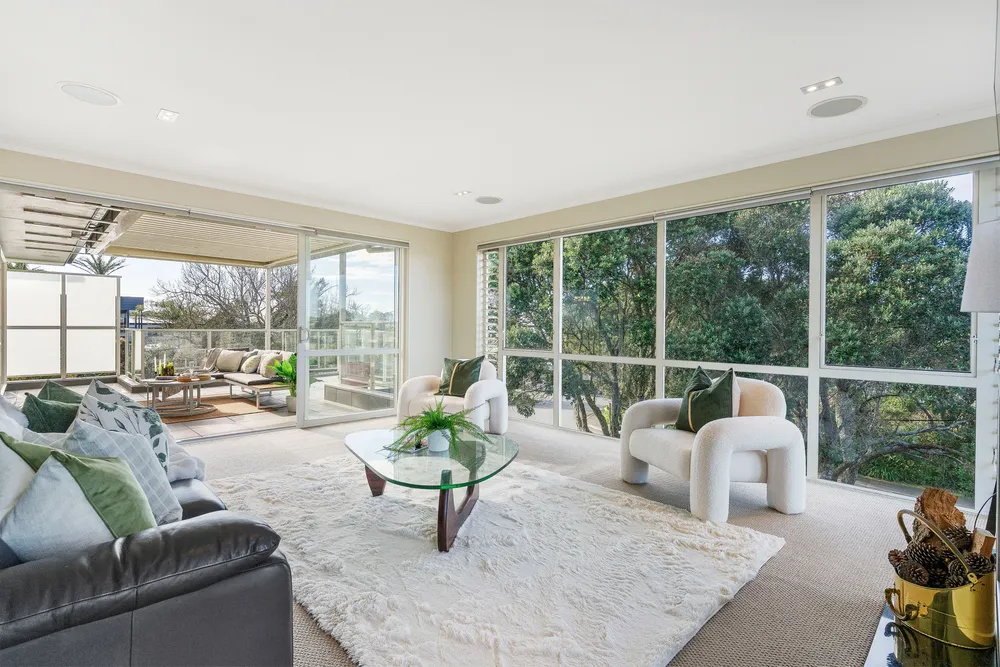 Photos of 40A Waiake Street