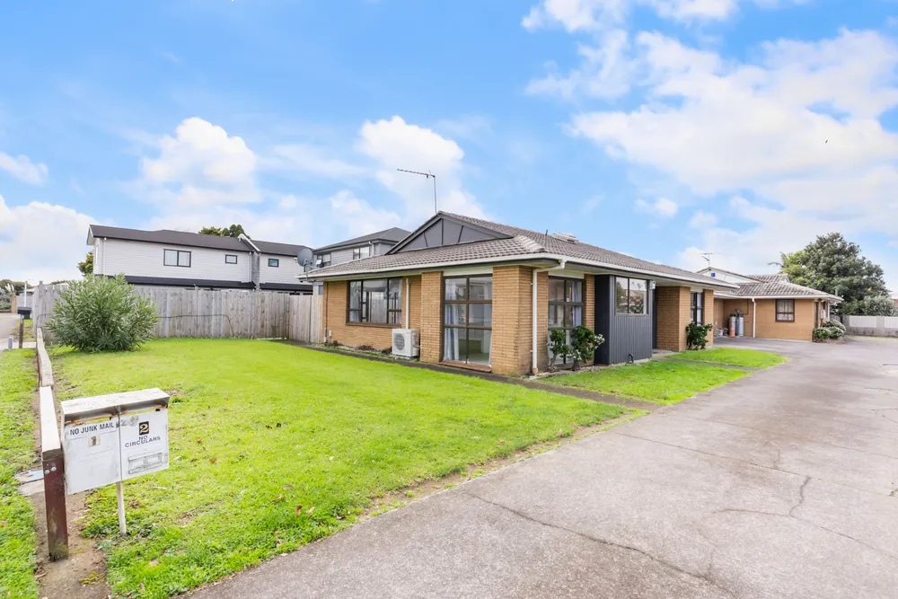 Photos of 1/4 Warwick Avenue
