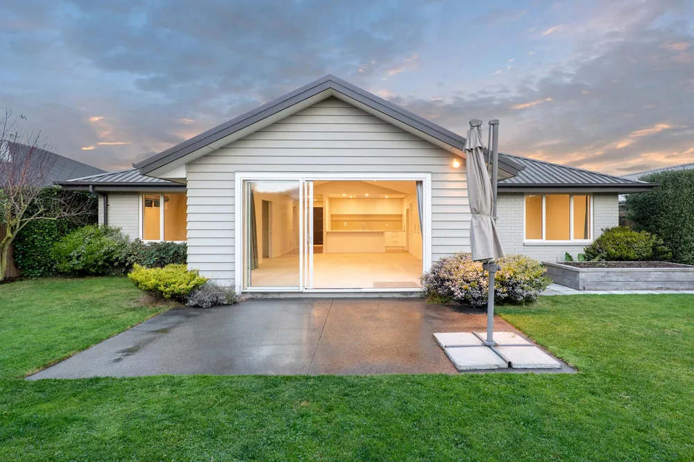 Photos of 16 Bamber Crescent