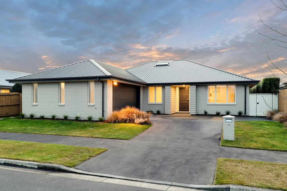 Photos of 16 Bamber Crescent