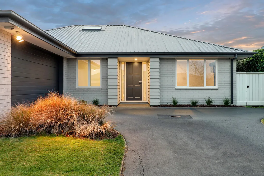 Photos of 16 Bamber Crescent