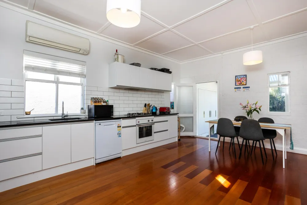 Photos of 17 West View Road