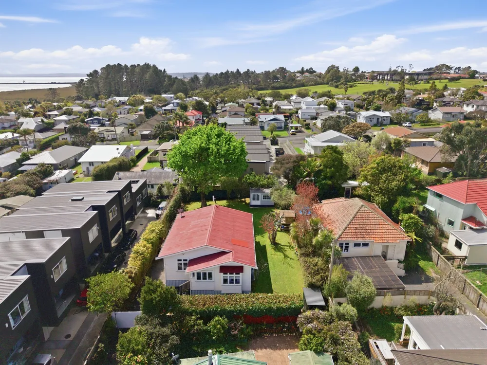 Photos of 11 Beatrix Street