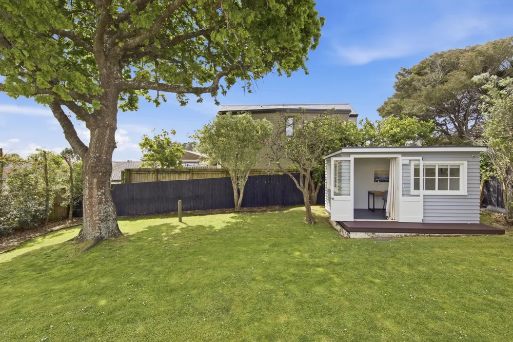 Photos of 11 Beatrix Street