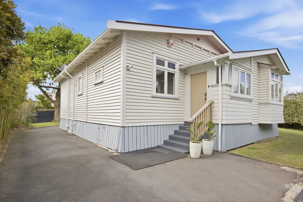 Photos of 11 Beatrix Street