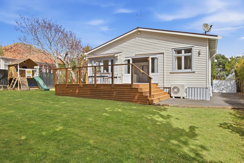 Photos of 11 Beatrix Street