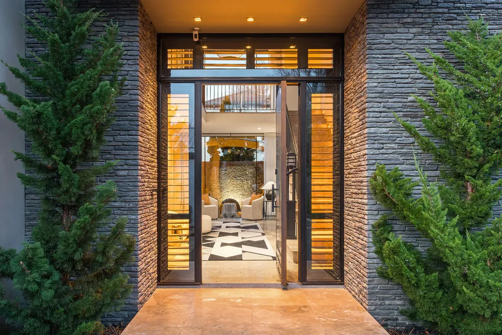 Photos of 118 Straven Road