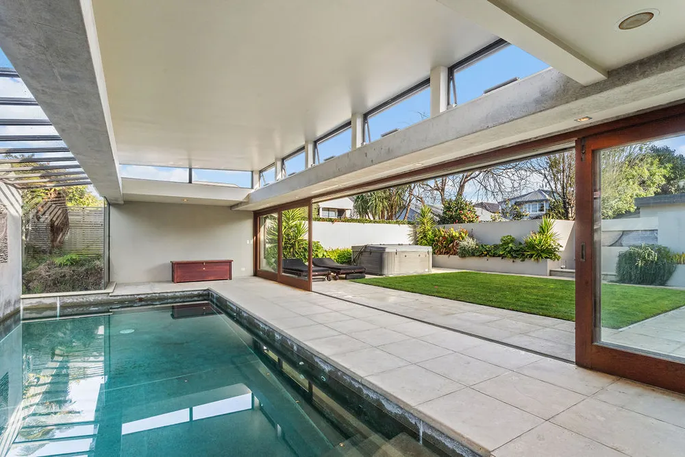 Photos of 118 Straven Road