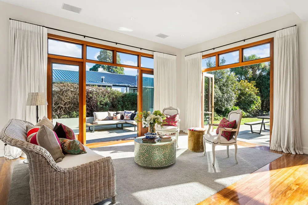 Photos of 118 Straven Road