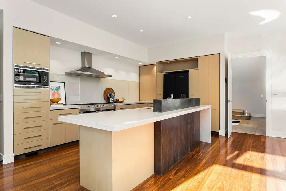 Photos of 118 Straven Road