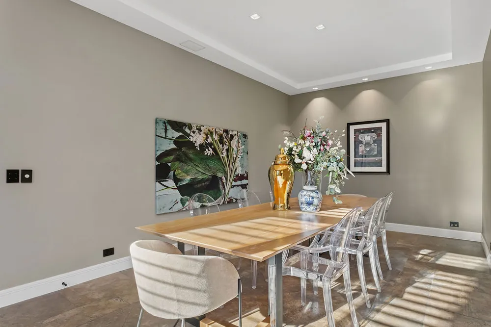 Photos of 118 Straven Road