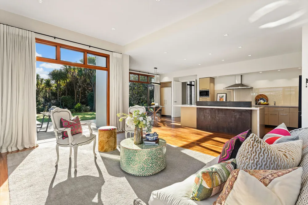 Photos of 118 Straven Road
