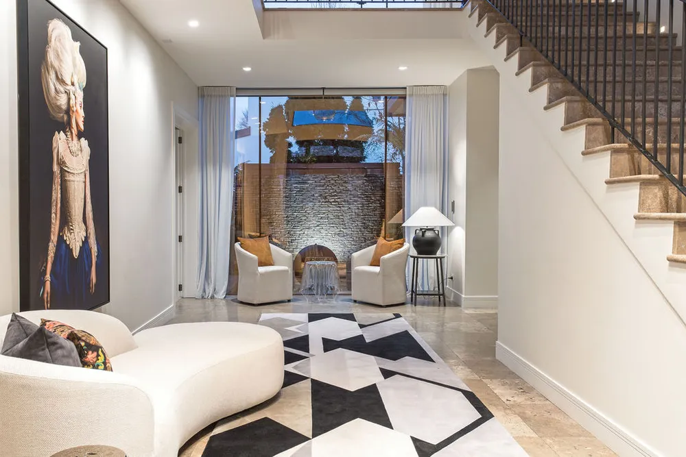 Photos of 118 Straven Road