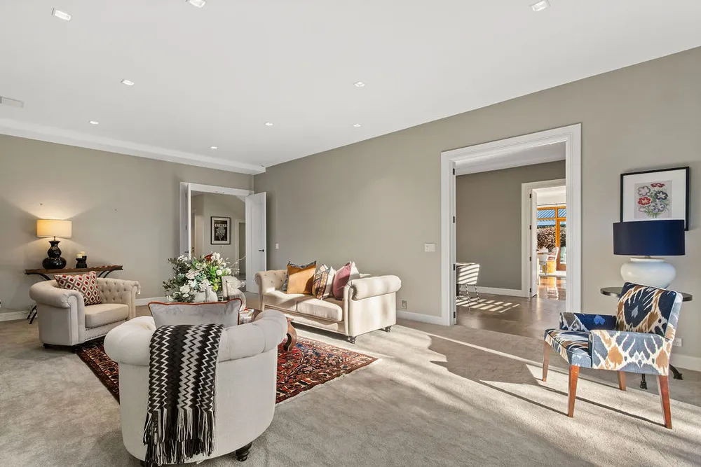 Photos of 118 Straven Road