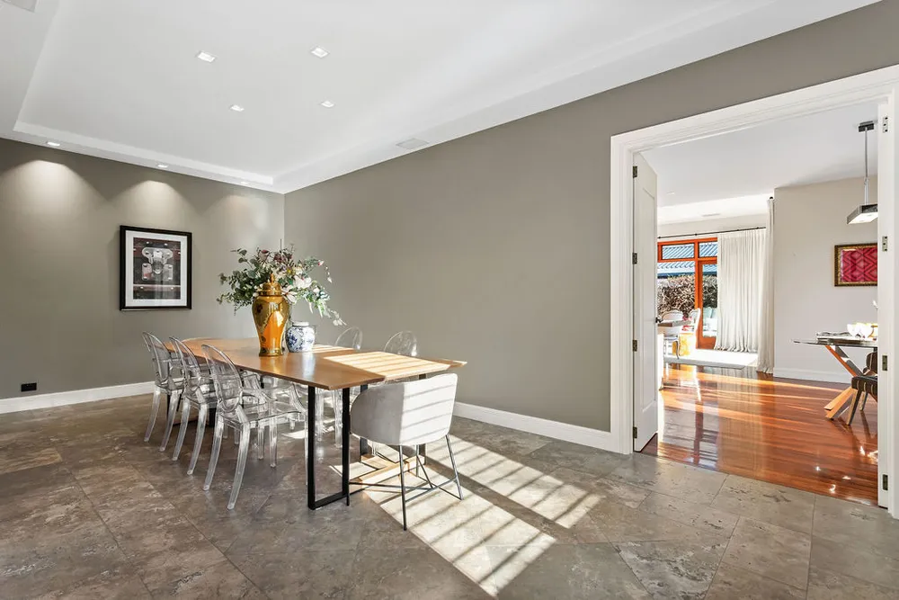 Photos of 118 Straven Road