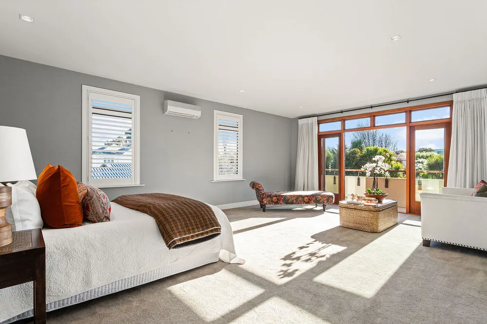 Photos of 118 Straven Road