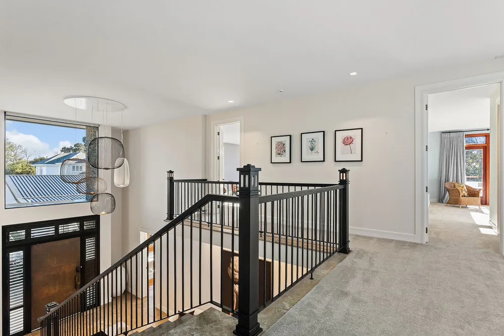 Photos of 118 Straven Road