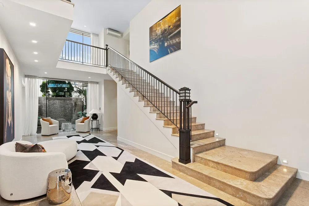 Photos of 118 Straven Road