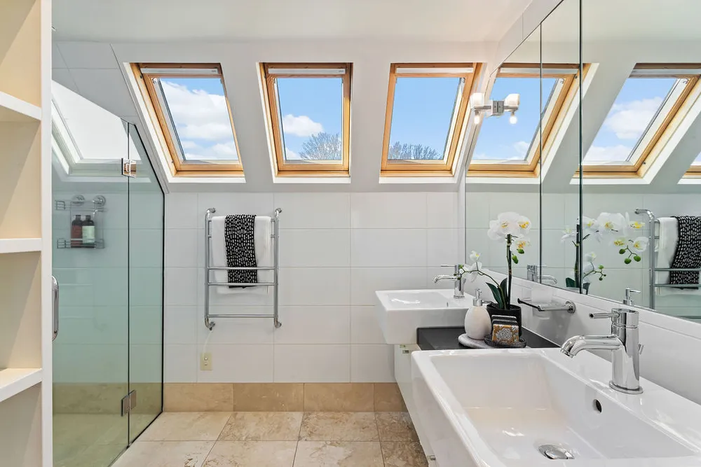 Photos of 118 Straven Road