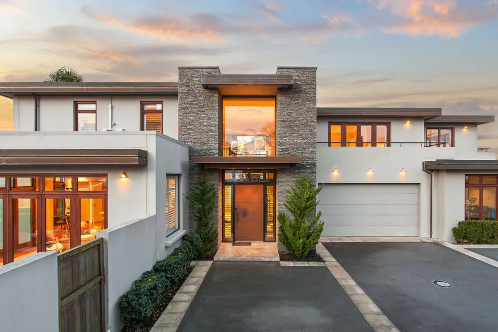Photos of 118 Straven Road