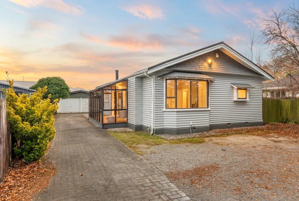 Photos of 32 Claridges Road