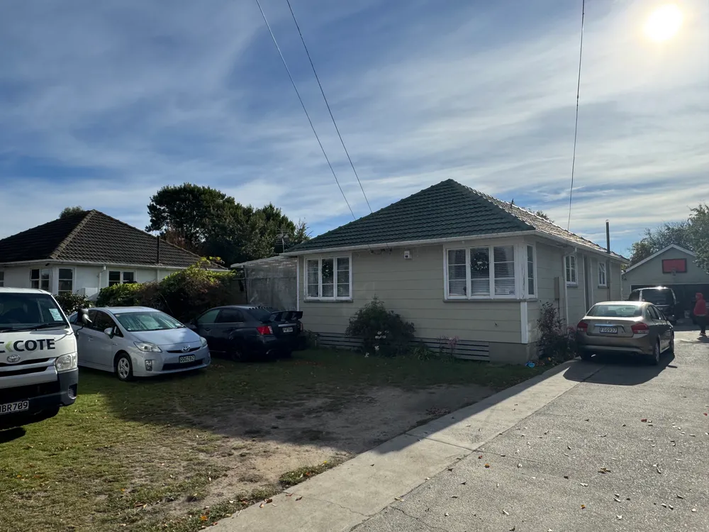 Photos of 32 Claridges Road