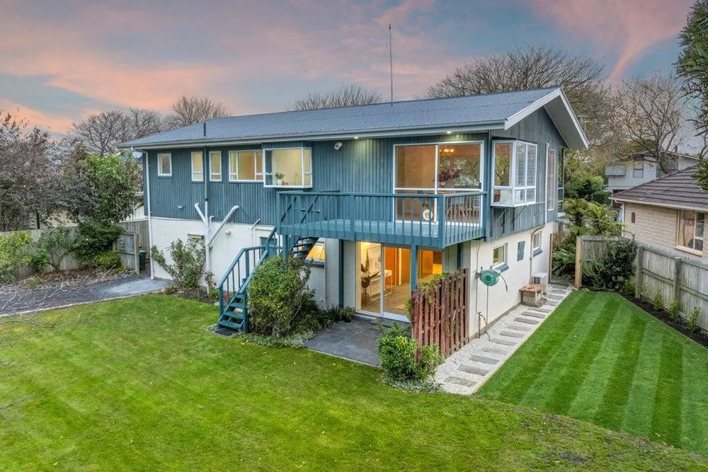 Photos of 32 Claridges Road