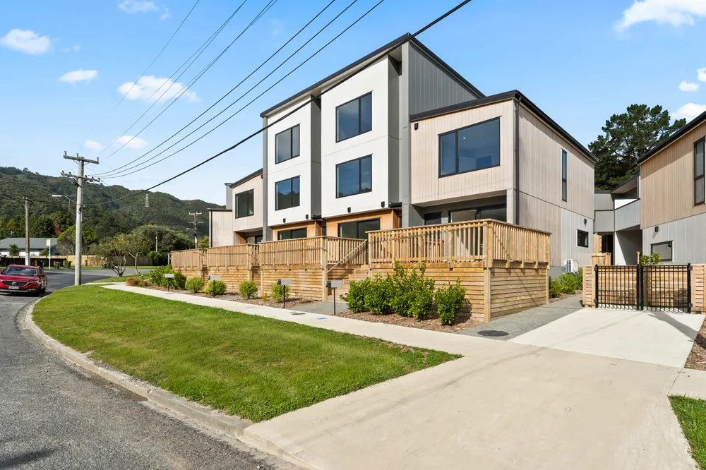 Photos of 202 Rata Street
