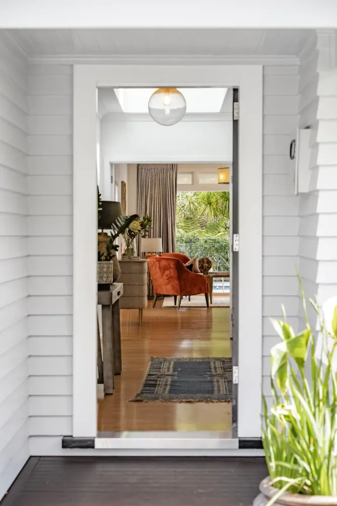 Photos of 18 Lingarth Street
