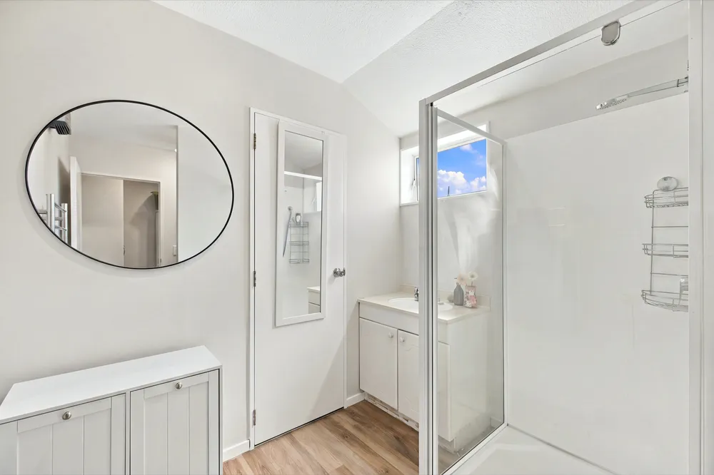 Photos of 143A Buchanans Road