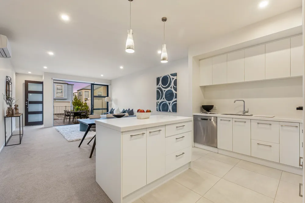 Photos of 6 Sapling Way