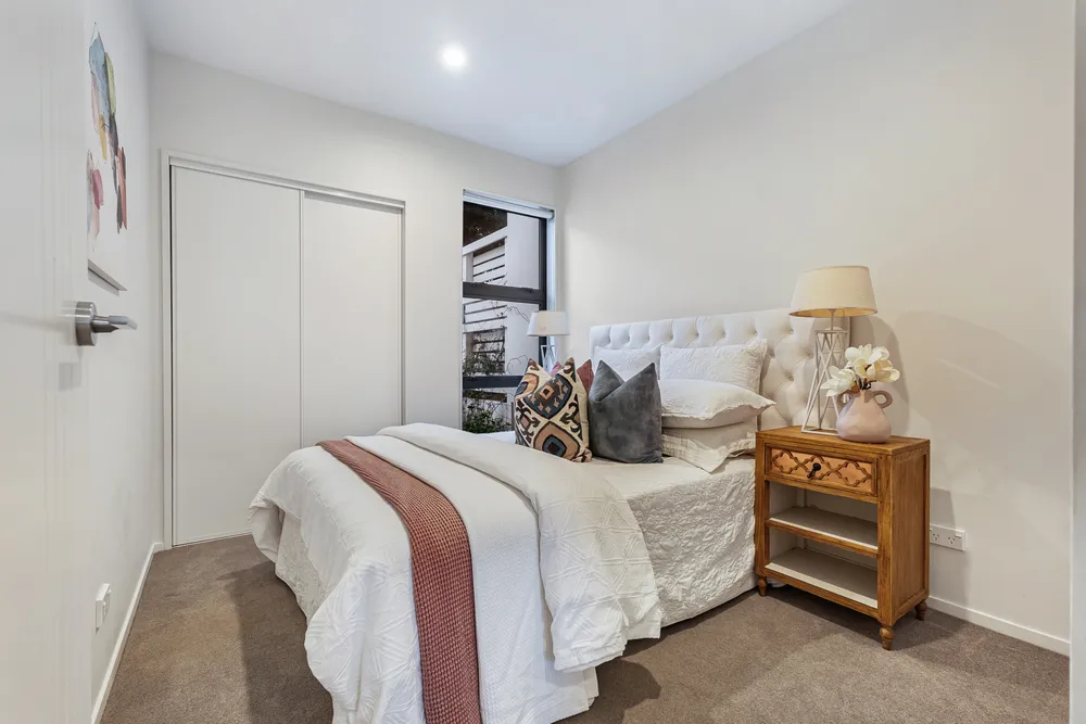 Photos of 6 Sapling Way