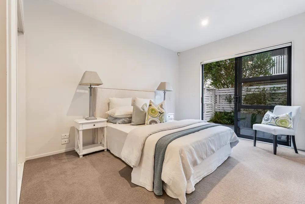 Photos of 6 Sapling Way