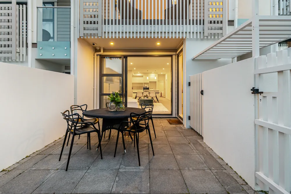 Photos of 6 Sapling Way