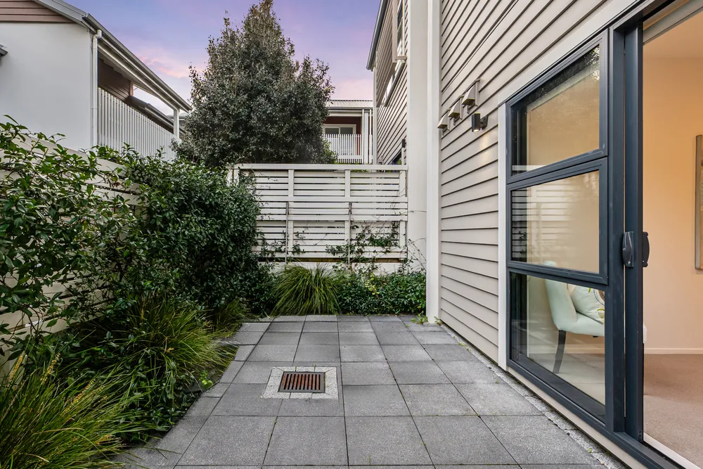 Photos of 6 Sapling Way