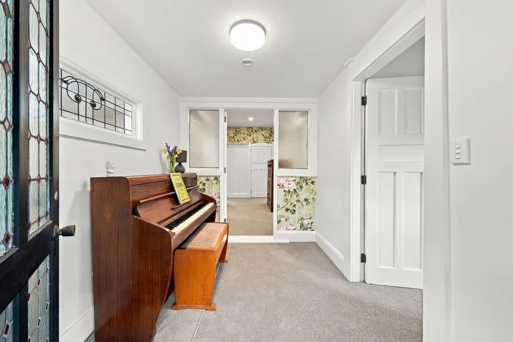 Photos of 118 Francis Avenue